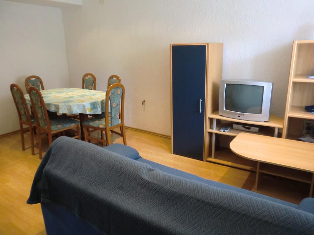 Apartments Markas Malinska Luaran gambar